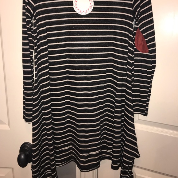 umgee long sleeve tunic - Picture 2 of 2